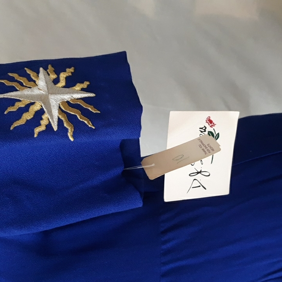 Dress - Picture 4 of 10